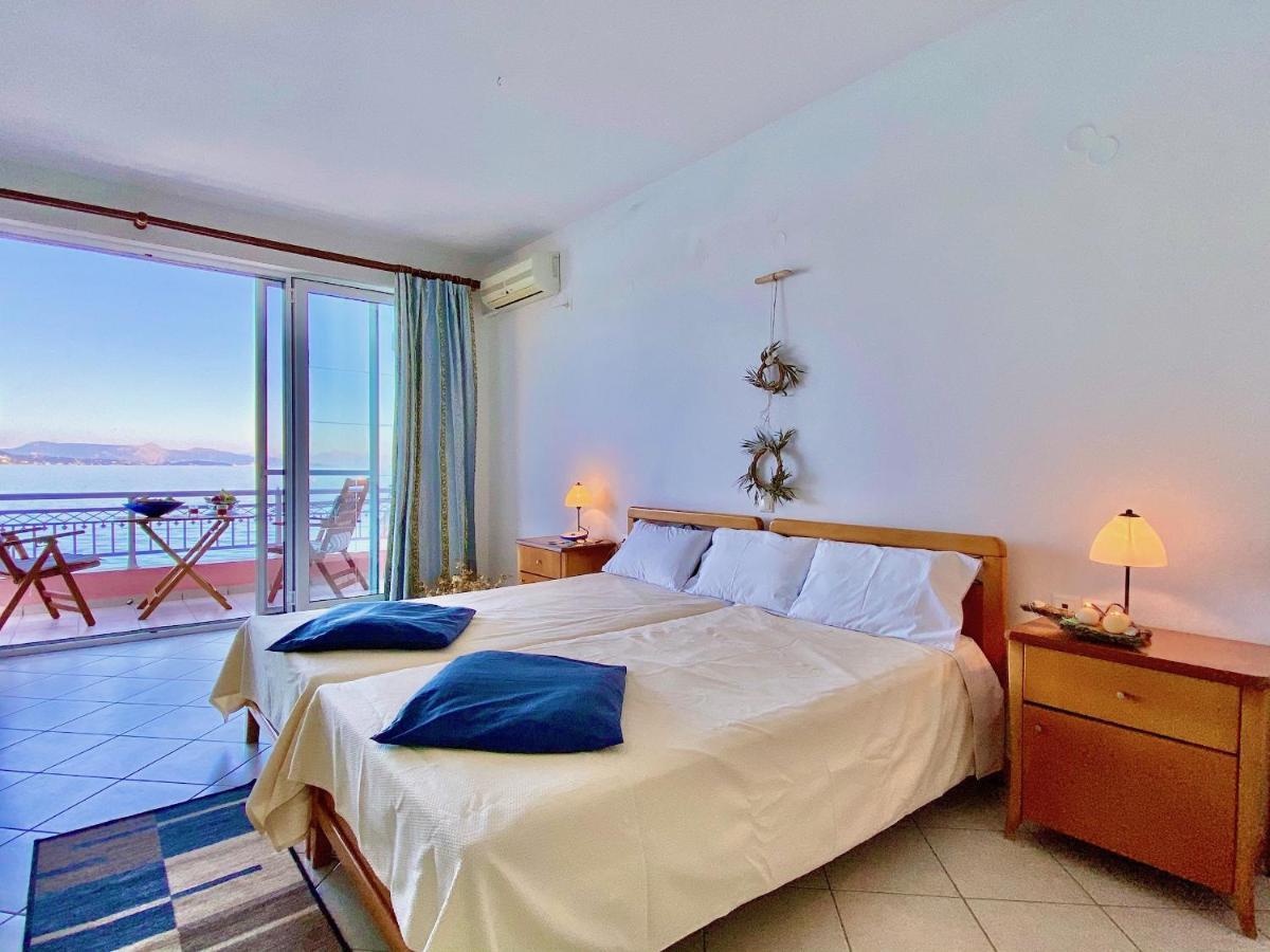 Seafront Villa Ourania Mesongi Exterior photo