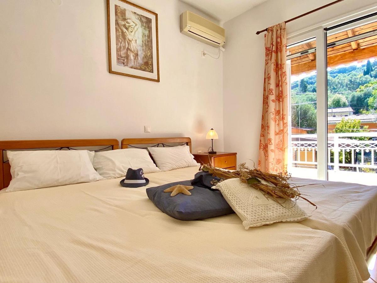 Seafront Villa Ourania Mesongi Exterior photo