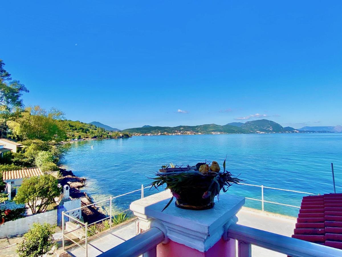 Seafront Villa Ourania Mesongi Exterior photo